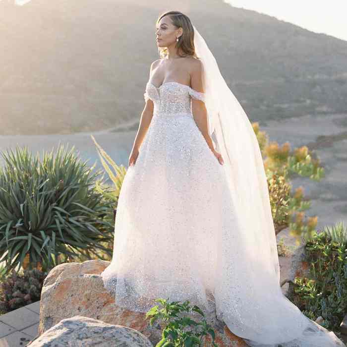 Off shoulder wedding dress